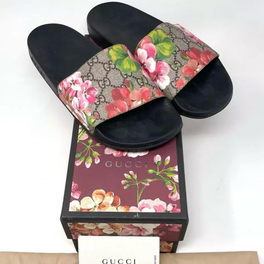 GG BLOOMS SUPREME FLORAL SLIDE SANDAL